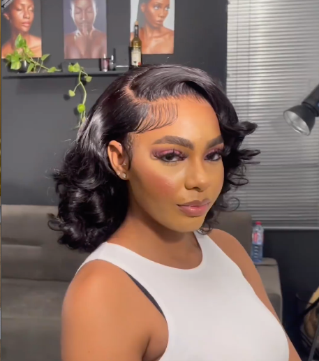 FRONTAL BOUNCY WIG